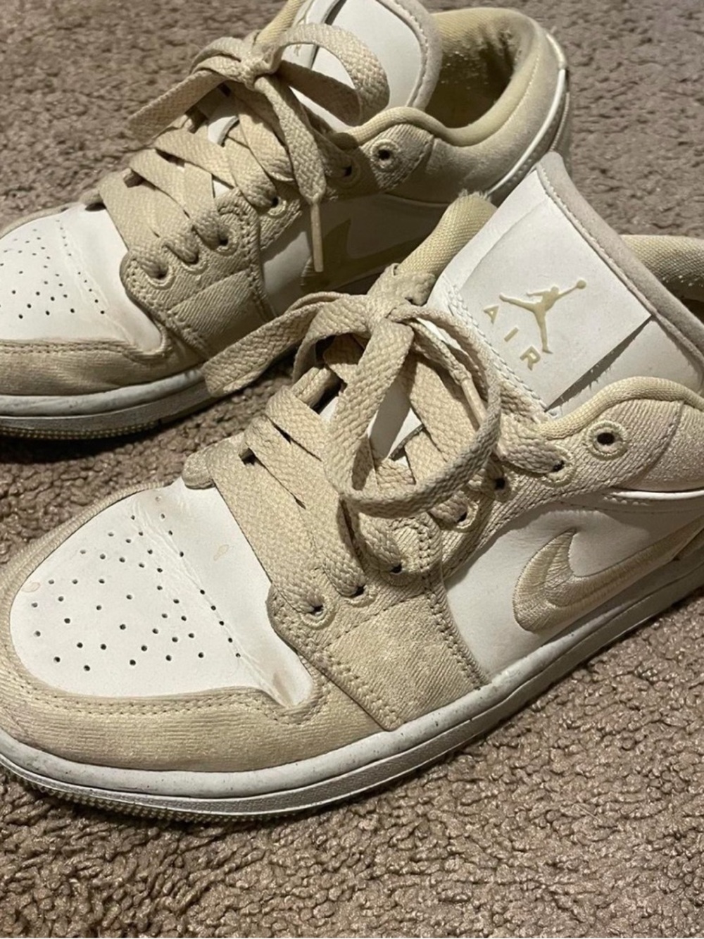 Nike Low-Top Air Jordan Sneakers in Cream and White